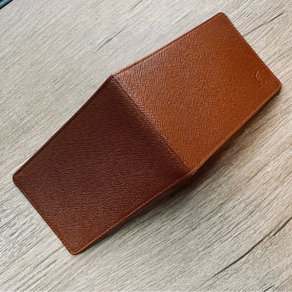 Louis Vuitton Taiga Brown Leather Bi-Fold Card Wallet - Picture 6 of 12